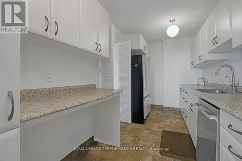 1785 Frobisher Lane Ottawa ON K1G 3T7