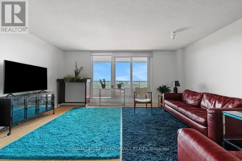1785 Frobisher Lane Ottawa ON K1G 3T7