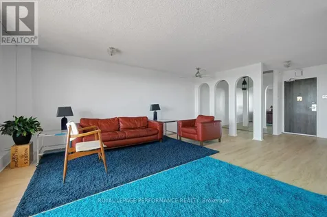 1785 Frobisher Lane Ottawa ON K1G 3T7