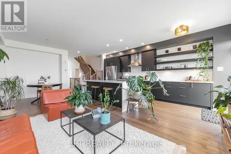 557 Tahoe Heights Ottawa ON K1T 0X4