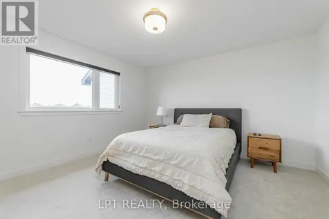 557 Tahoe Heights Ottawa ON K1T 0X4
