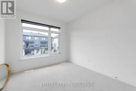 557 Tahoe Heights Ottawa ON K1T 0X4