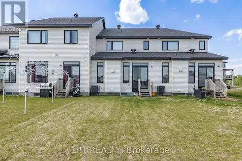 557 Tahoe Heights Ottawa ON K1T 0X4