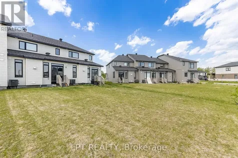 557 Tahoe Heights Ottawa ON K1T 0X4