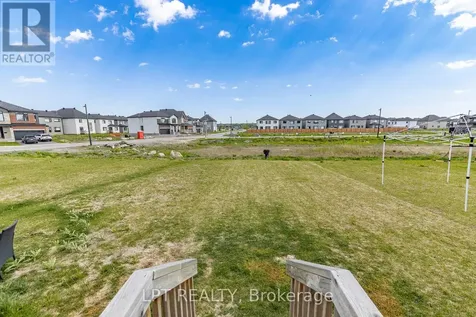 557 Tahoe Heights Ottawa ON K1T 0X4