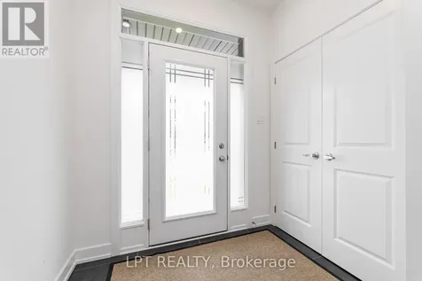 557 Tahoe Heights Ottawa ON K1T 0X4