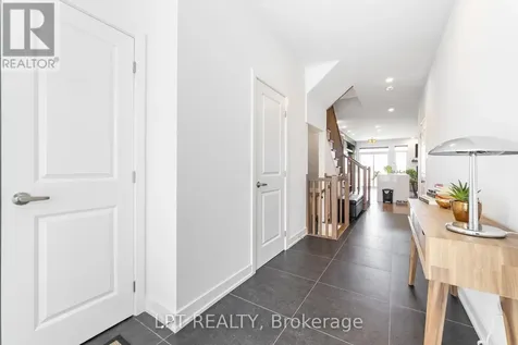 557 Tahoe Heights Ottawa ON K1T 0X4