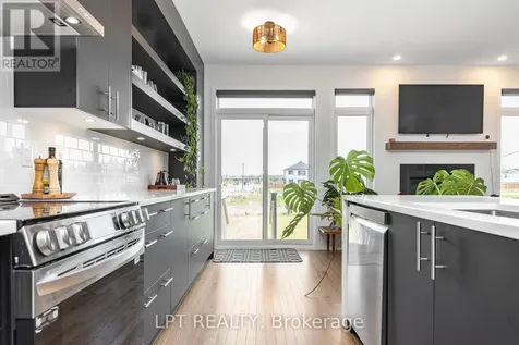 557 Tahoe Heights Ottawa ON K1T 0X4