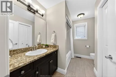 3939 Wildwood Drive Windsor ON N8R 2L4