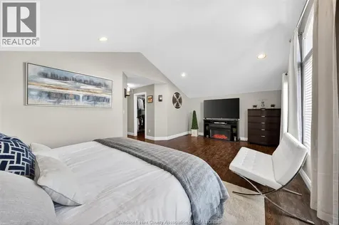 3939 Wildwood Drive Windsor ON N8R 2L4
