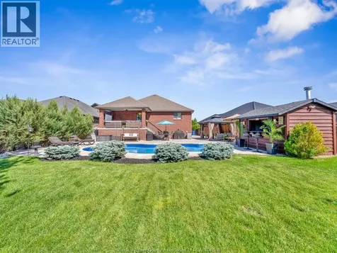 3939 Wildwood Drive Windsor ON N8R 2L4