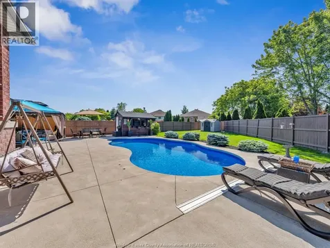 3939 Wildwood Drive Windsor ON N8R 2L4