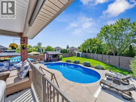 3939 Wildwood Drive Windsor ON N8R 2L4