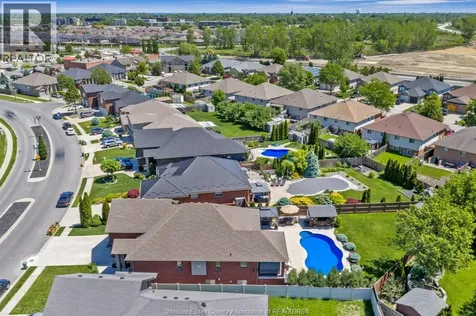 3939 Wildwood Drive Windsor ON N8R 2L4