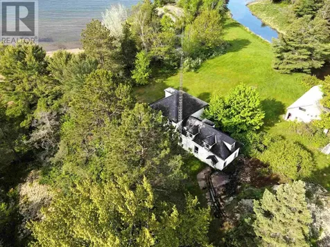 35 Pine Ridge Road Huron Shores ON P0R 1L0