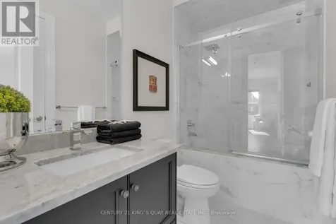 32 Hogan Court King (king City) ON L7B 0M1