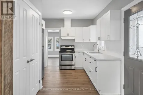 16 Albert Street North Orillia ON L3V 5K1