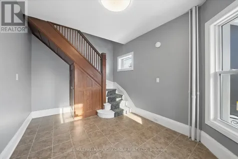 16 Albert Street North Orillia ON L3V 5K1