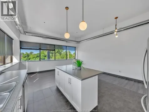 2109 Ottawa Street Windsor ON N8Y 1R8