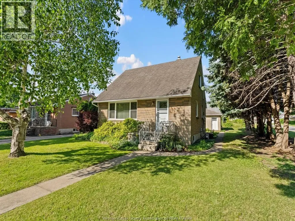 1105 Dot Avenue Windsor ON N9C 3H9