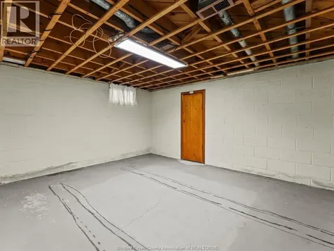 1105 Dot Avenue Windsor ON N9C 3H9
