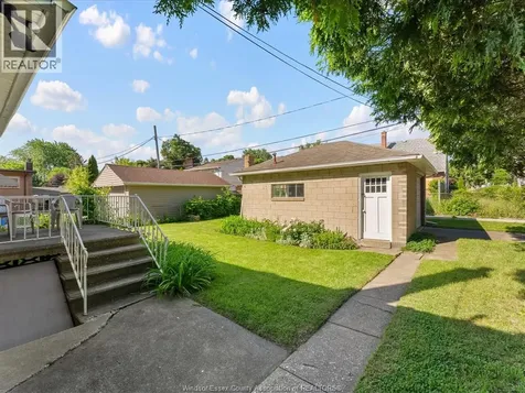 1105 Dot Avenue Windsor ON N9C 3H9