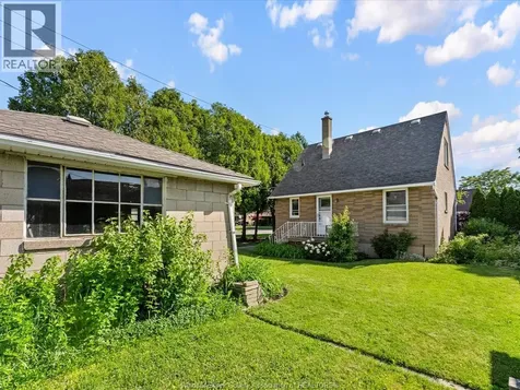 1105 Dot Avenue Windsor ON N9C 3H9
