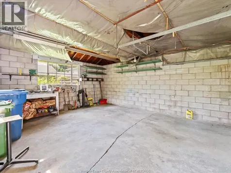 1105 Dot Avenue Windsor ON N9C 3H9