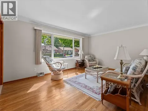 1105 Dot Avenue Windsor ON N9C 3H9