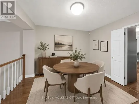 44 Dunbarton Court Ottawa ON K1K 4L4