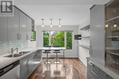 44 Dunbarton Court Ottawa ON K1K 4L4