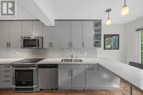 44 Dunbarton Court Ottawa ON K1K 4L4