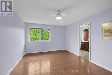 44 Dunbarton Court Ottawa ON K1K 4L4