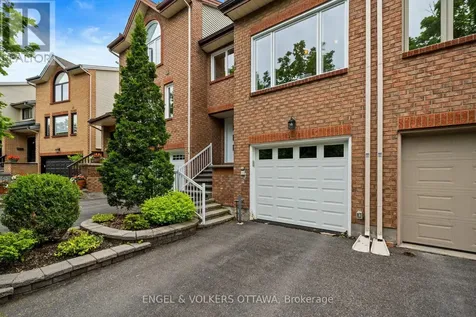 44 Dunbarton Court Ottawa ON K1K 4L4