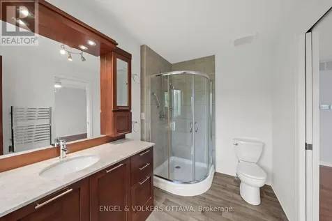 44 Dunbarton Court Ottawa ON K1K 4L4