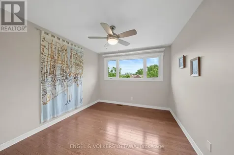44 Dunbarton Court Ottawa ON K1K 4L4
