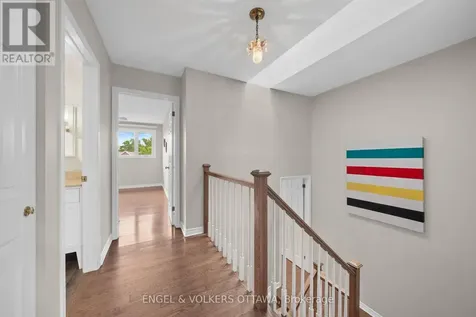 44 Dunbarton Court Ottawa ON K1K 4L4