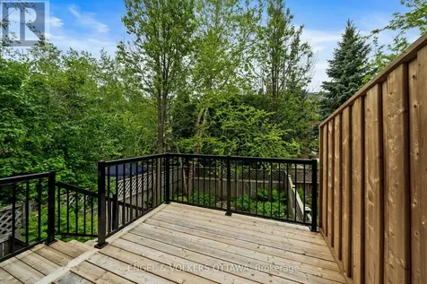 44 Dunbarton Court Ottawa ON K1K 4L4