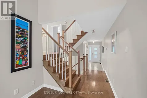 44 Dunbarton Court Ottawa ON K1K 4L4