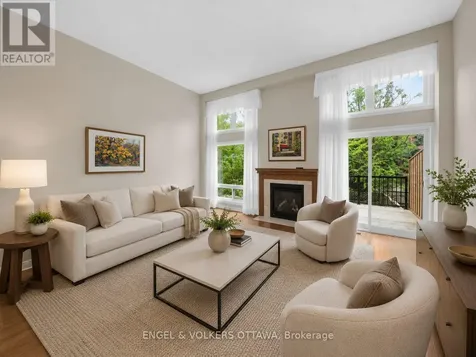 44 Dunbarton Court Ottawa ON K1K 4L4