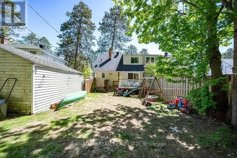 19 Thomson Crescent Deep River ON K0J 1P0