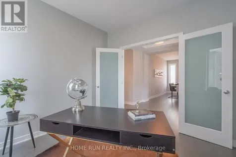 271 Ketchikan Crescent Ottawa ON K2T 0S2