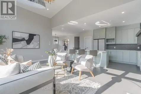 271 Ketchikan Crescent Ottawa ON K2T 0S2