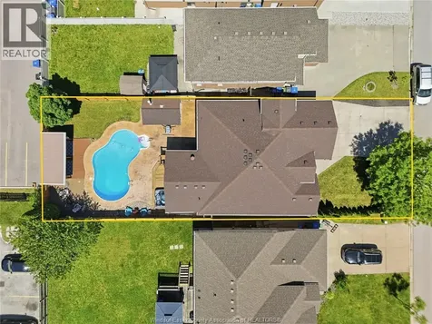 2287 Northway Avenue Windsor ON N9B 3Y3