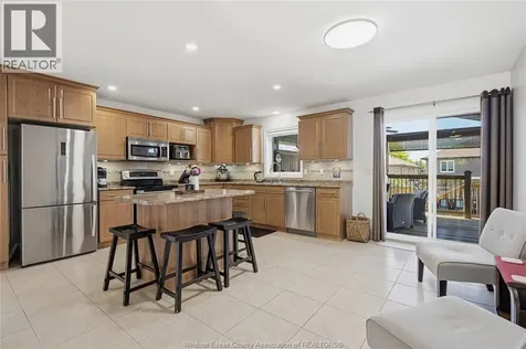 2287 Northway Avenue Windsor ON N9B 3Y3