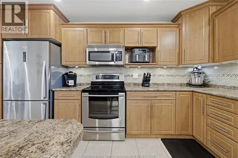 2287 Northway Avenue Windsor ON N9B 3Y3
