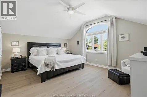 2287 Northway Avenue Windsor ON N9B 3Y3
