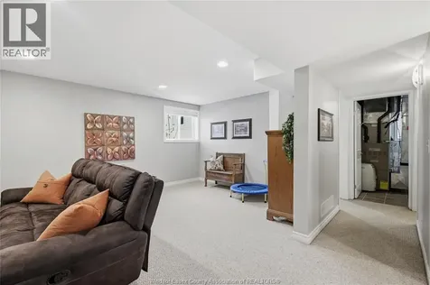 2287 Northway Avenue Windsor ON N9B 3Y3
