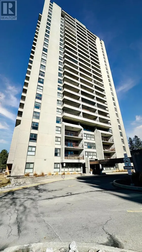 1785 Frobisher Lane Ottawa ON K1G 3T7