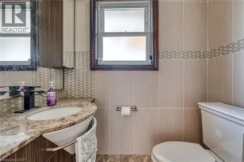 5 Mazza Avenue Dundas ON L9H 5E2